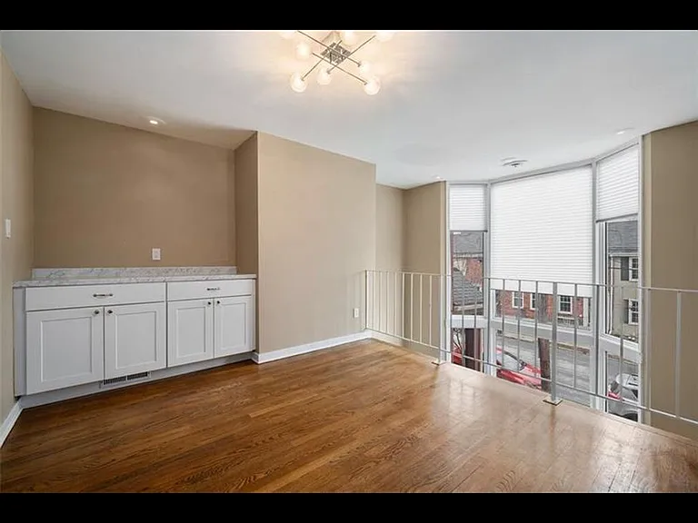 6412 Howe St #1 — Photo 17
