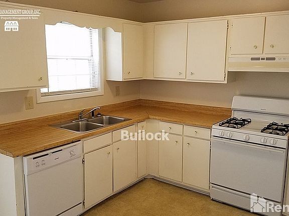 4th image of 2914 Spruce Cir