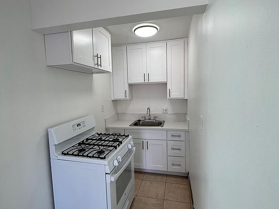 3rd image of 1134 N East St #D