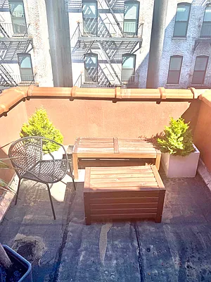 Rented by R New York | media 7