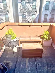Rented by R New York