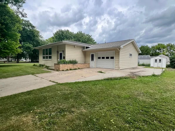 316 W 2nd St, Madison, MN 56256
