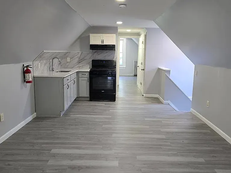 20 Wade St #3A — Photo 2