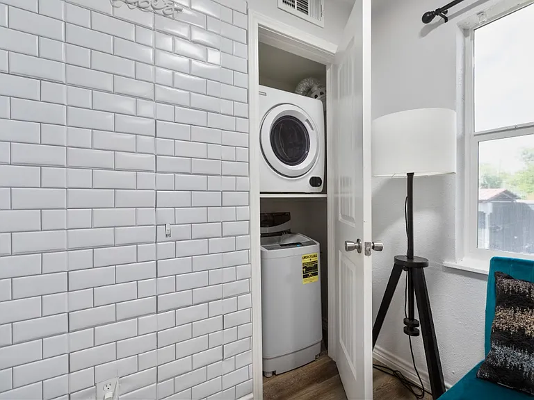 2402 Berry St #7 — Photo 19