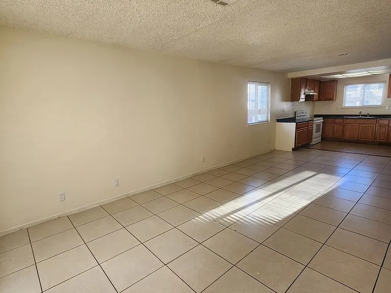 4610 Elk Springs Ave — Photo 20