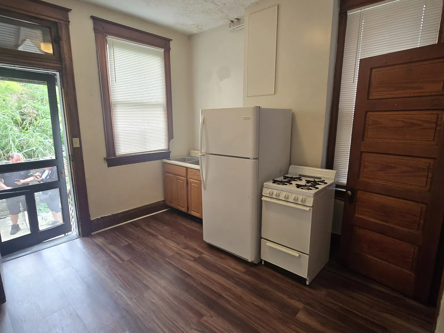 1 bed, $995 — Photo 2