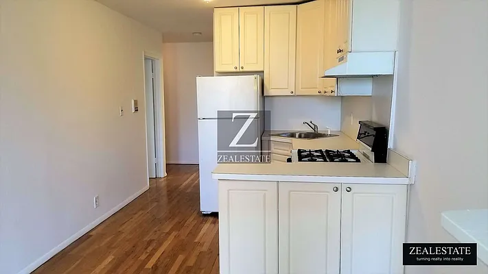 Rented by ZealEstate Group Inc | media 21