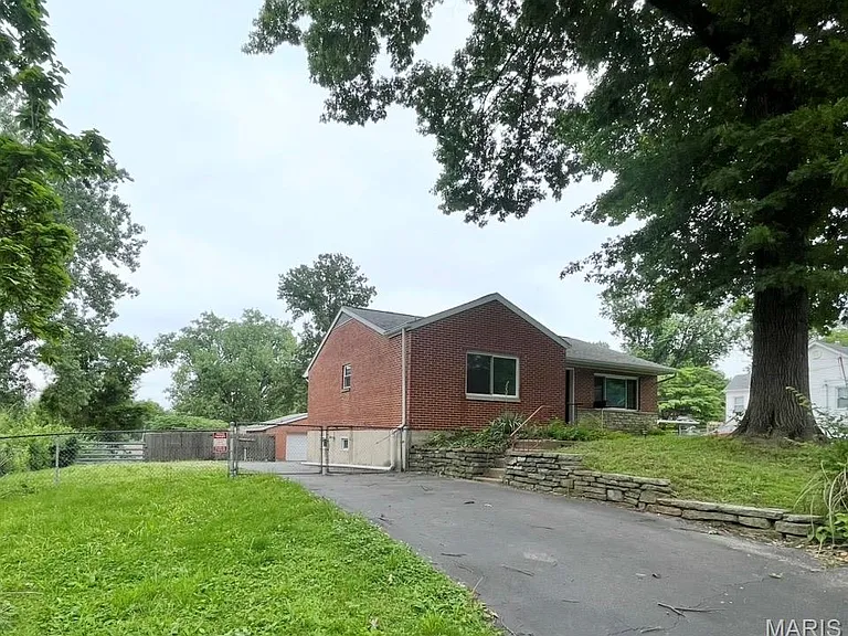7602 Elton St — Photo 26
