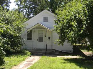 409 SW Roosevelt St, Topeka, KS 66606