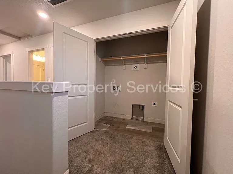 174 Loganberry Ct — Photo 11