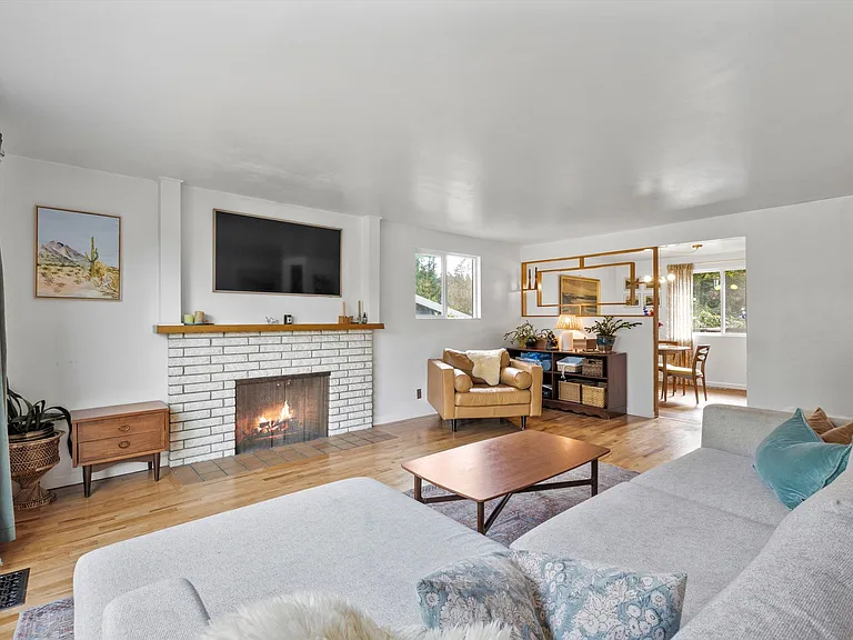 15703 57th Pl W — Photo 2