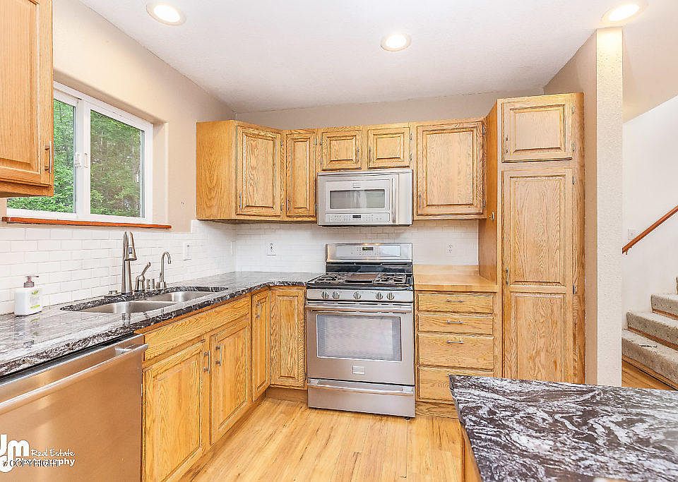 20905 Jayhawk Dr, Chugiak, AK 99567 Zillow