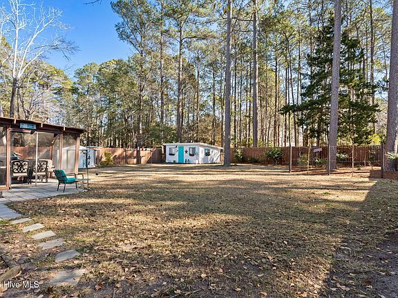 4th image of 308 Ridgewood Drive NW