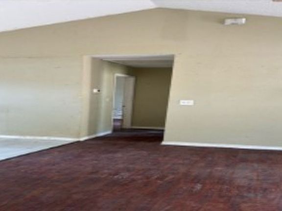 4th image of 277 Panama Dr