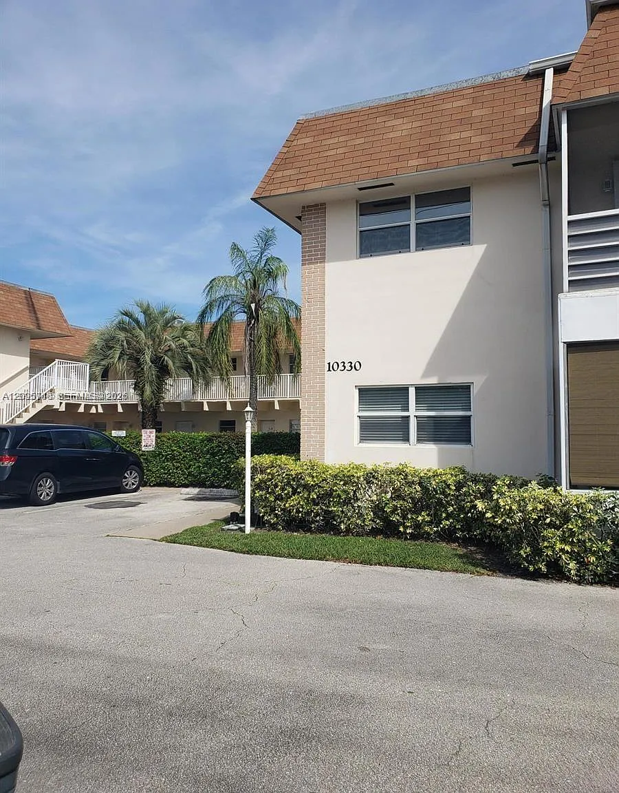10330 N Military Trl — Photo 1
