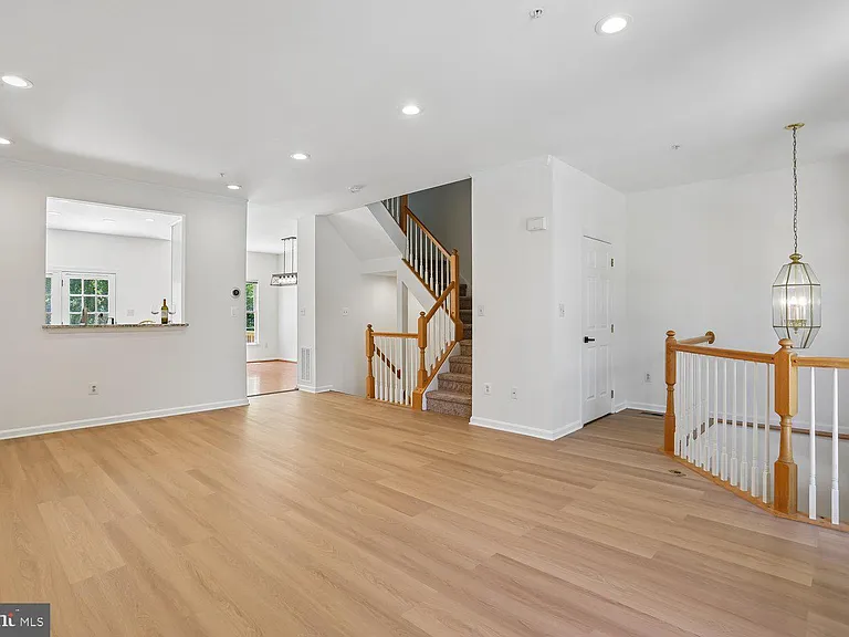 46 Waddington Ln — Photo 12