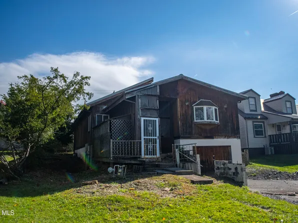 717 October Ln, Hollidaysburg, PA 16648