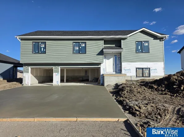 510 Railroad St, Hallam, NE 68368