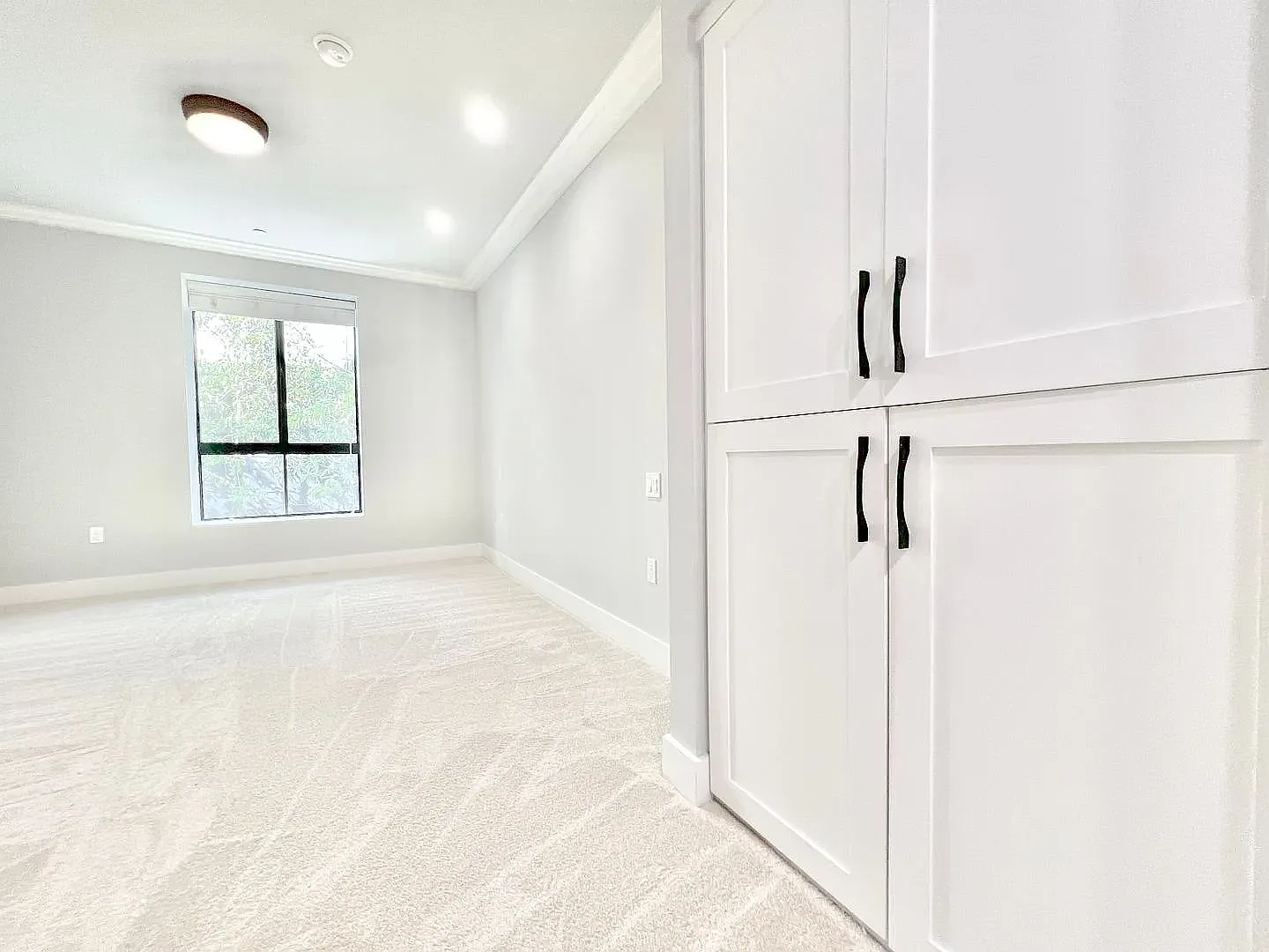 10270 Almayo Ave — Photo 2