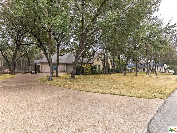 4th image of 228 Green Park Dr