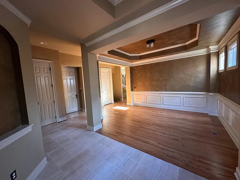 3258 Kentworth Ln — Photo 2