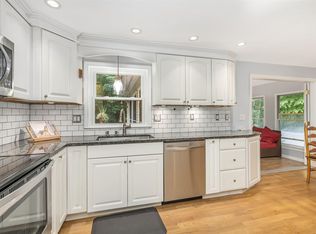 15 Tomahawk Dr, Merrimack, NH 03054