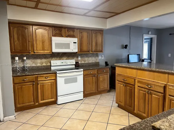 3057 Coral Springs Dr APT 102, Coral Springs, FL 33065