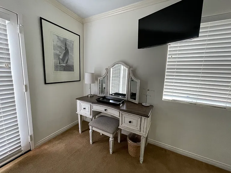 1236 Thomas Ave — Photo 16