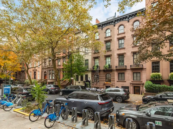 102 Pierrepont Street image 4 of 42