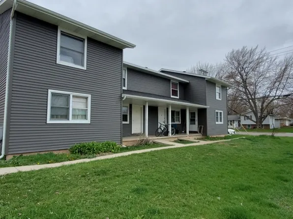 991 7th St #B, Menasha, WI 54952