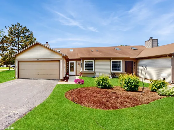 267 Juniper Cir, Streamwood, IL 60107
