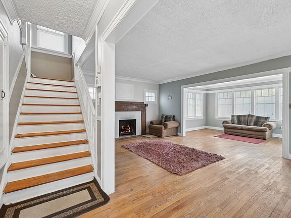 3rd image of 568 Johnson St