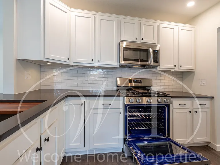 1335 Monroe St — Photo 3