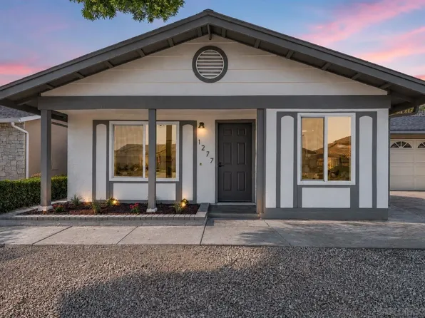 1277 Sagewood Dr, Oceanside, CA 92056