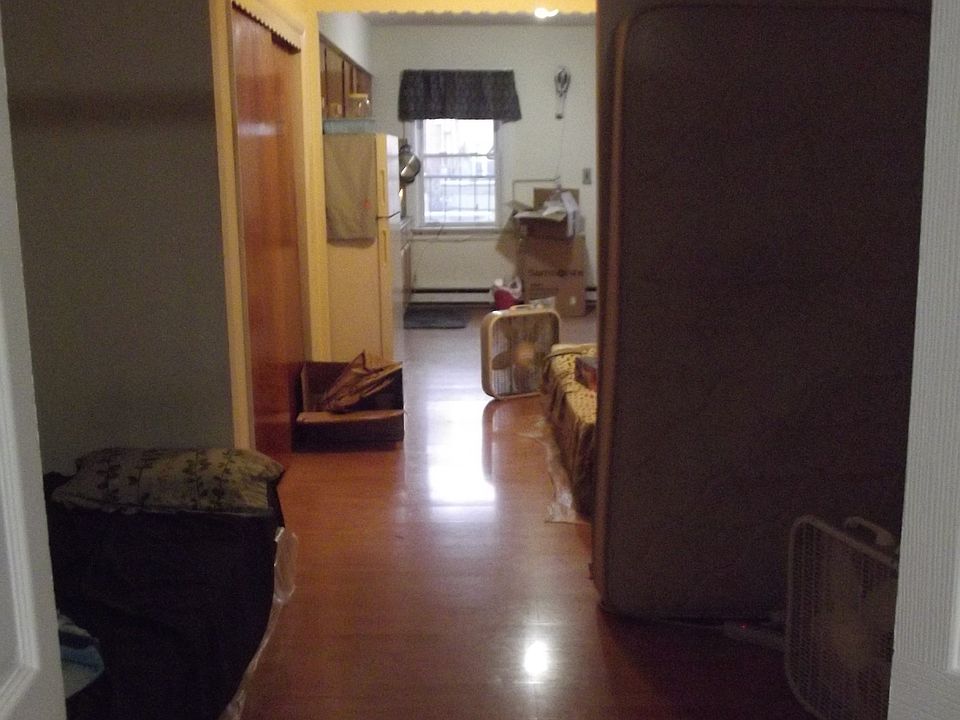 2nd image of 219 Washington St APT 2