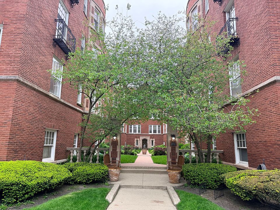 1st image of 736 Hinman Ave APT 2E