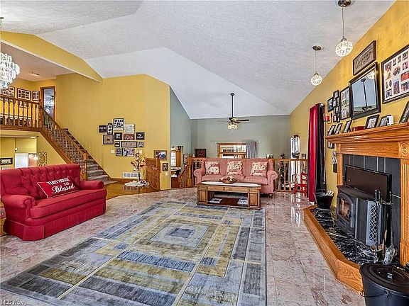 3rd image of 738 Clark Dr