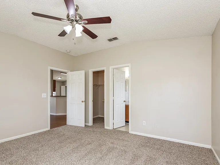 7533 International Village Dr — Photo 11
