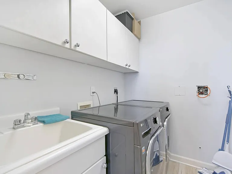 14200 Royal Harbour Ct — Photo 42