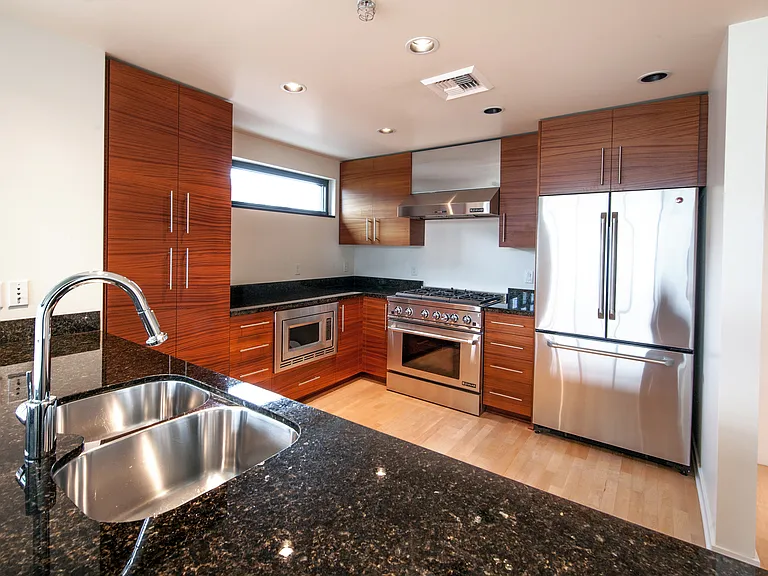1830 NW Riverscape St #403 — Photo 7