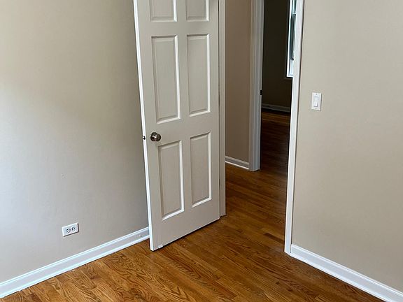 5th image of 4916 W Hutchinson St Unit 2