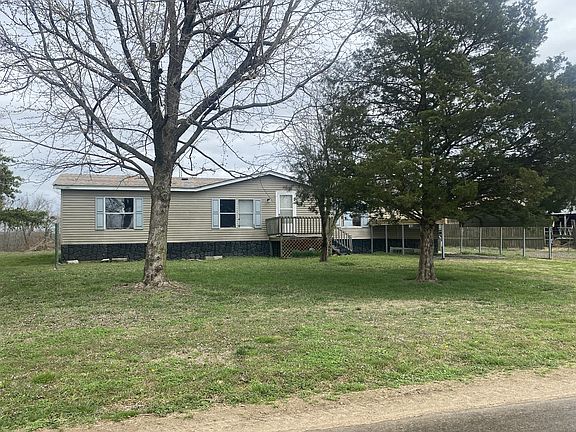 3rd image of 42 Oaks Rd