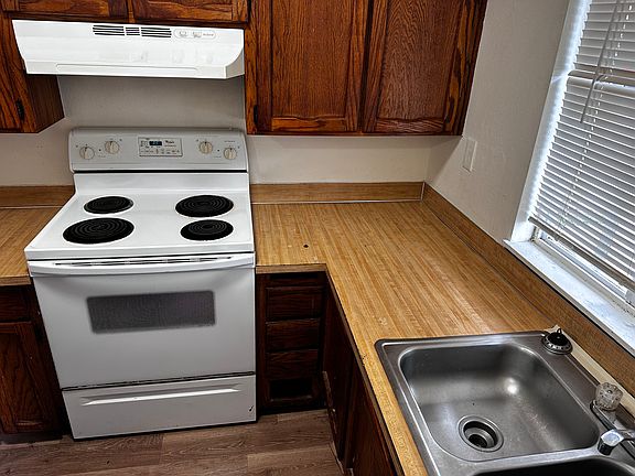 3rd image of 10805 SE 222nd Pl APT M