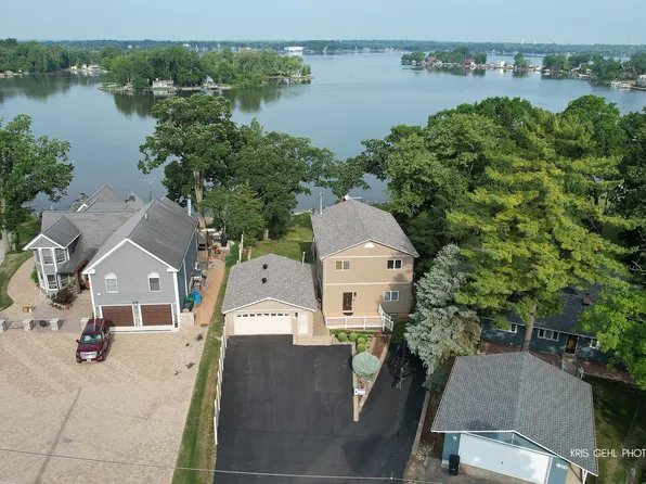 536 Circle Dr, Fox Lake, IL 60020