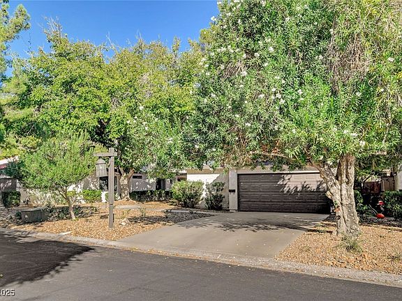 3rd image of 3448 Manzano Cir