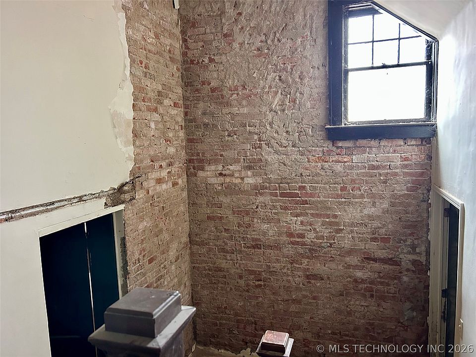 7th image of 107 N Jordan St