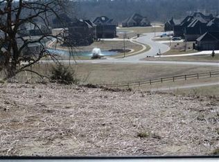 3256 W Bluffview St, Springfield, MO 65810