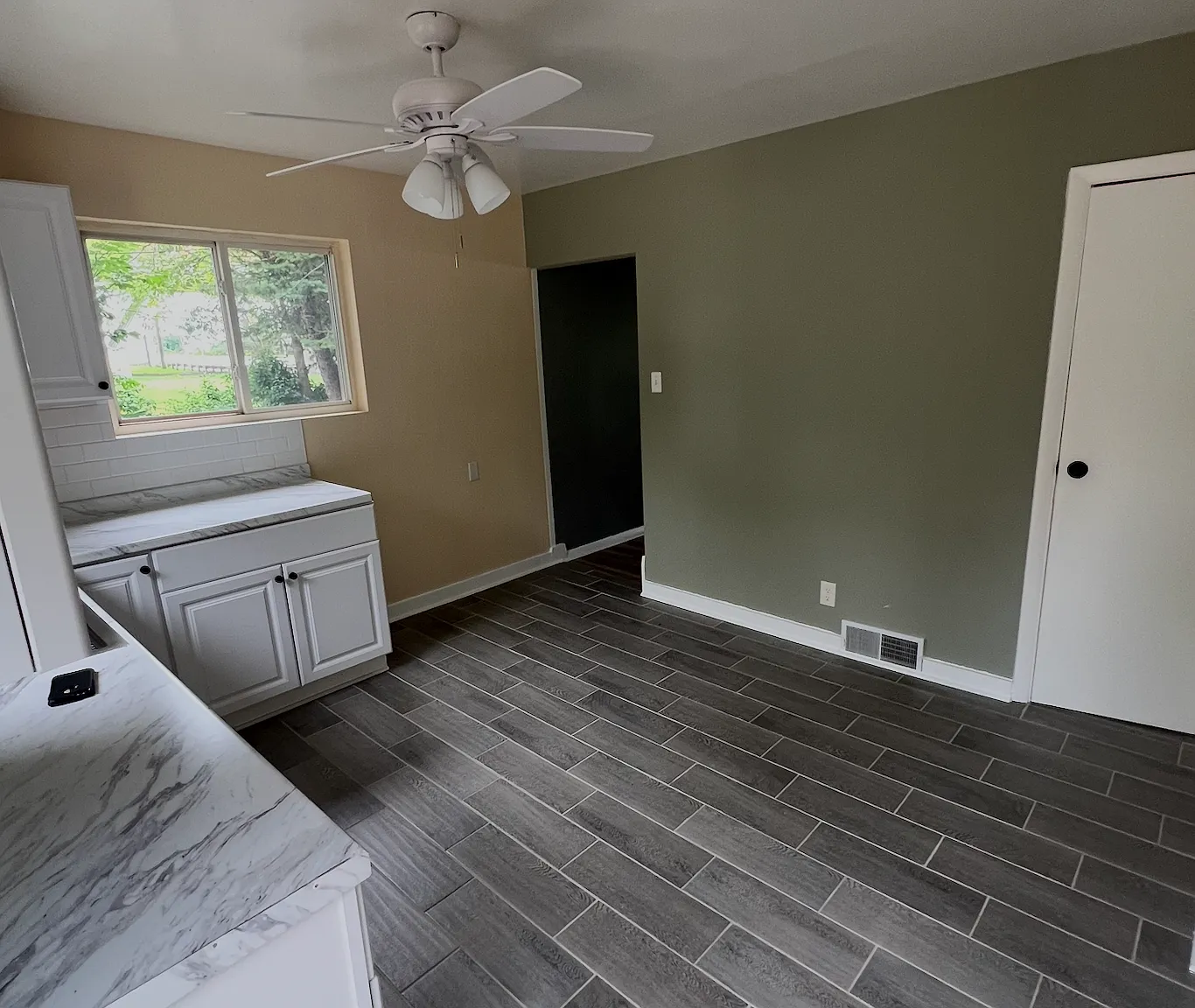 2 bed, 896 sqft, $1,175 — Photo 1