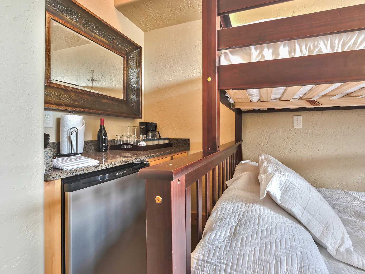 2669 Canyons Resort Dr — Photo 2