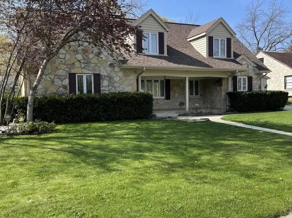 519 Brookdale COURT, South Milwaukee, WI 53172